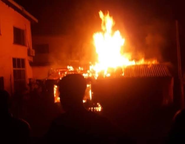 Just In: Fire Guts Lagos Govt Staff Quarters